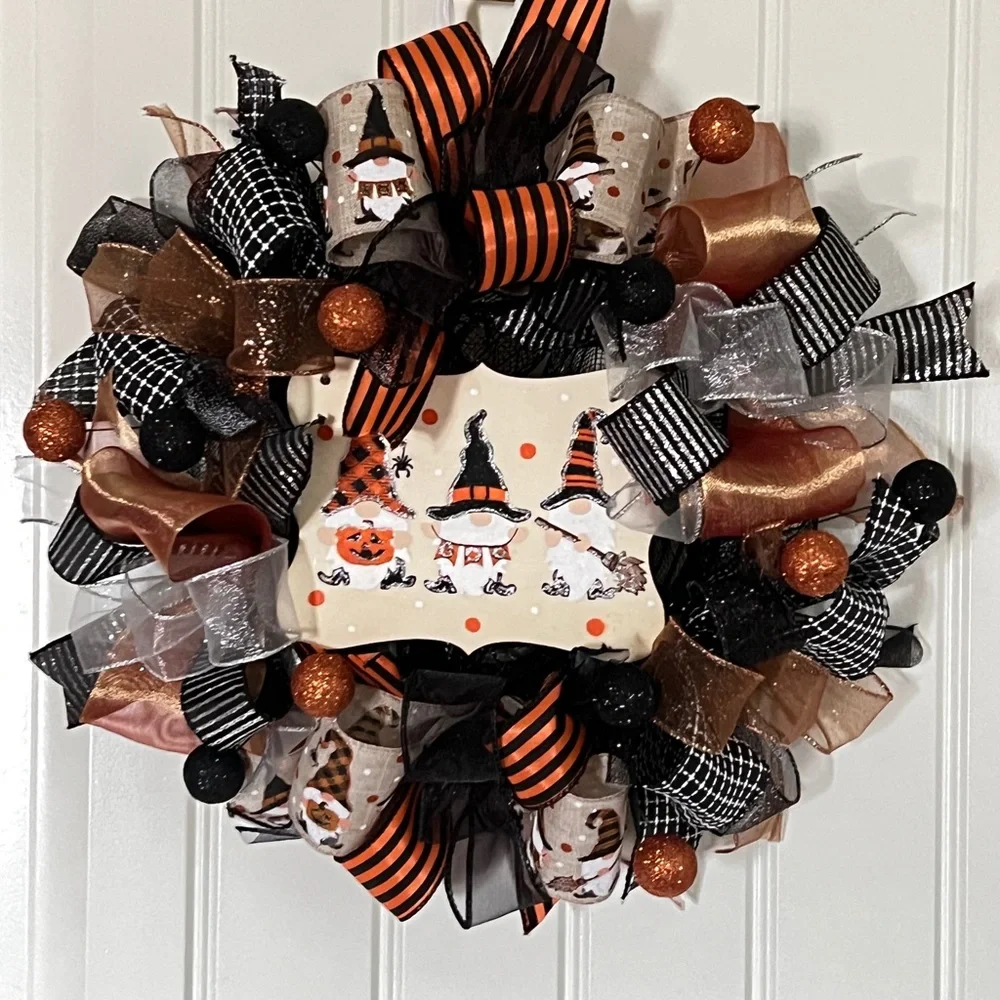 13 inch Halloween Ribbon Wreath Black & Linen Gnome MW12